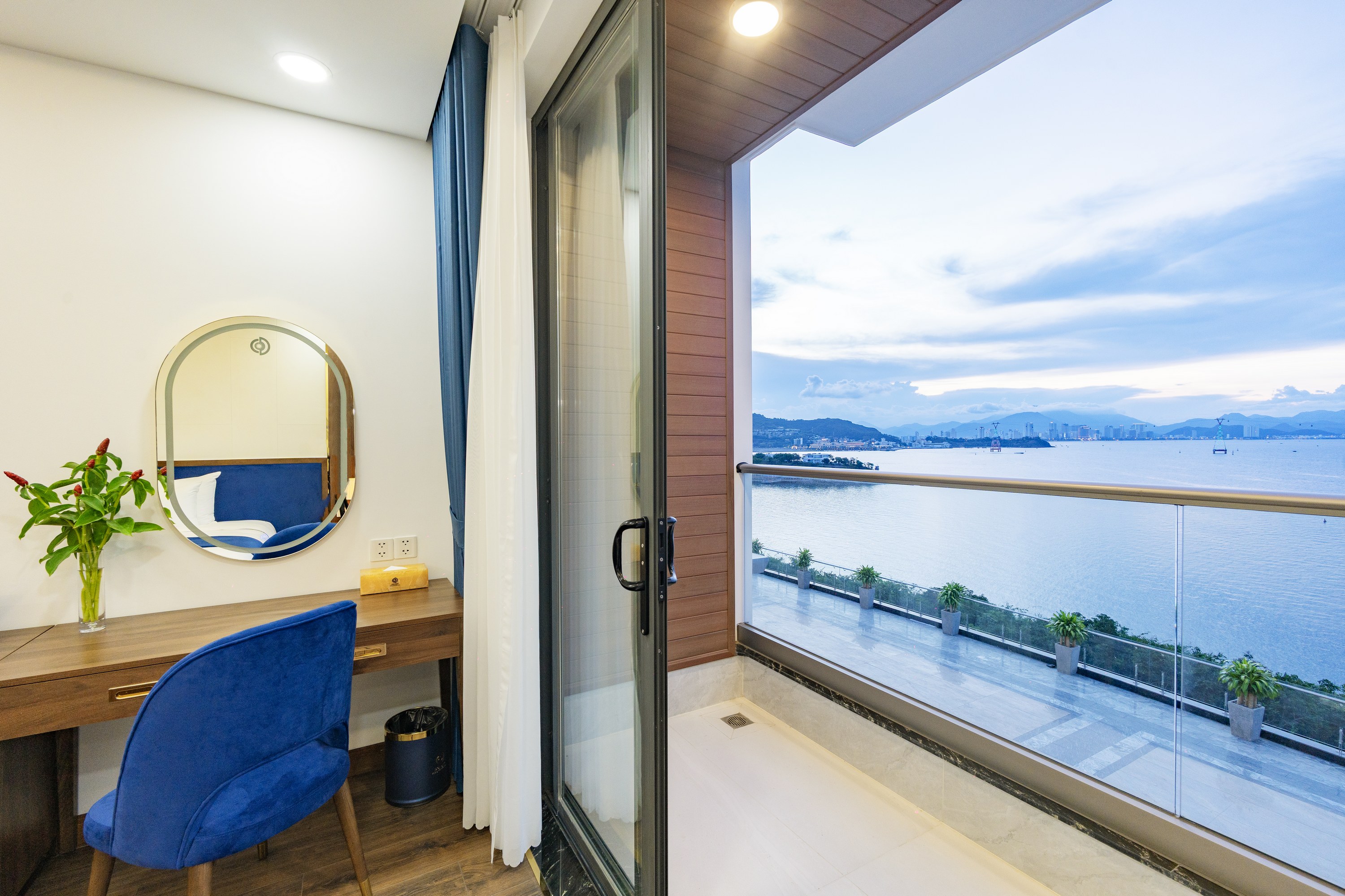 Premier Ocean Suite Room